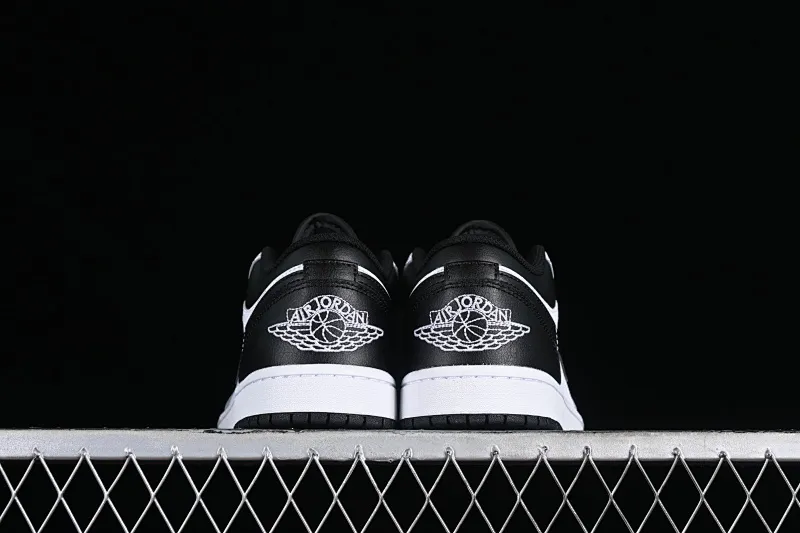 All categories Air Jordan Jordan series basketball shoes Air Jordan 1 Low G version pure original Air Jordan 1 Low "White and Black" AJ1 Joe 1 white and black color matching low-top cultural casual sneakers 553558-132